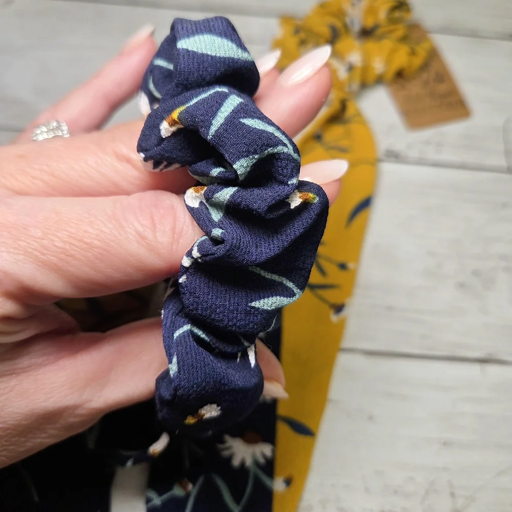 Elegant Floral Hair Scrunchies in Navy and Mustard - Picture 5 of 5